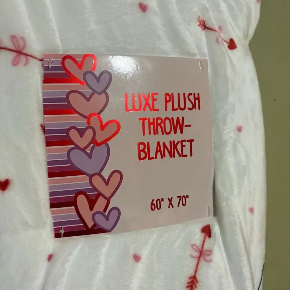 Dachshund Weiner Dog Valentines Day White Blanket Cupids Arrow Hearts NWT 60x70